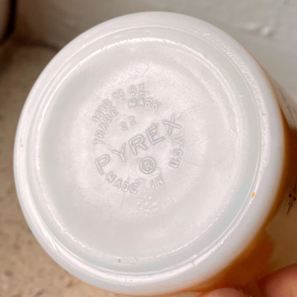 Vintage Pyrex Yellow Butterscotch Atomic Pattern Coffee Cup Mug Milk Glass - Picture 5 of 8